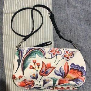 Desigual purse